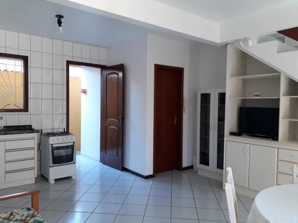 Apartment 250m Mar,canasvieiras,ap 2, 2 Quartos Remo 2 *